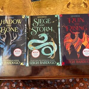 Shadow & Bone Grishaverse Book Trilogy Set (Paperback) - Leigh Bardugo